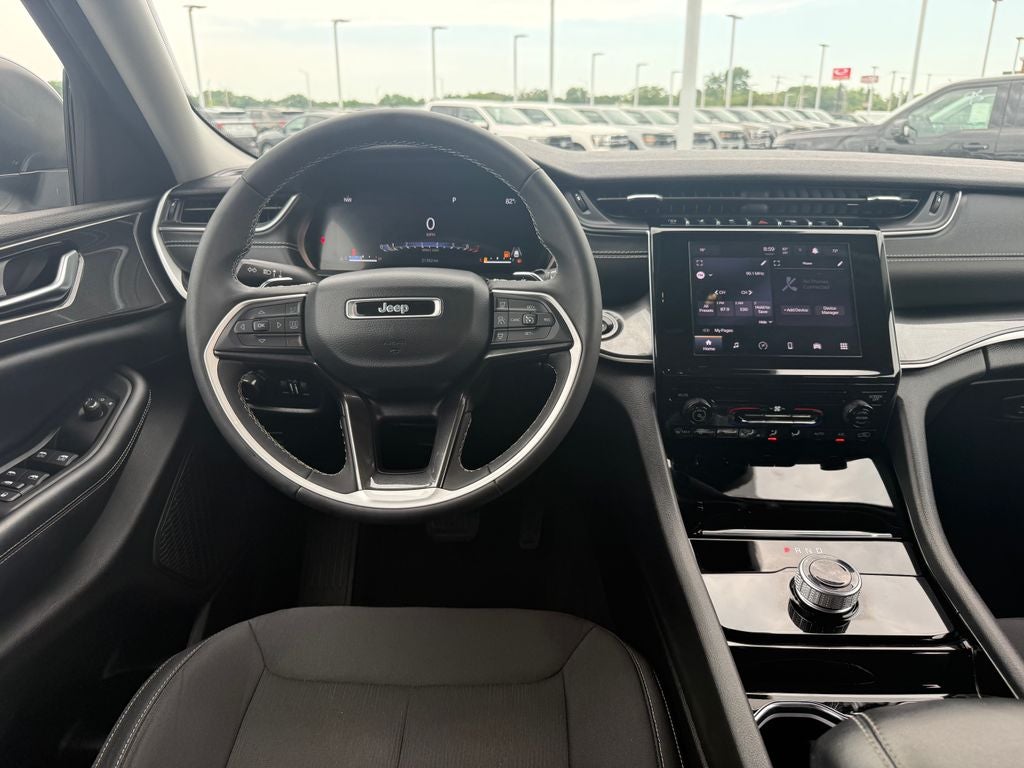 2023 Jeep Grand Cherokee L Laredo