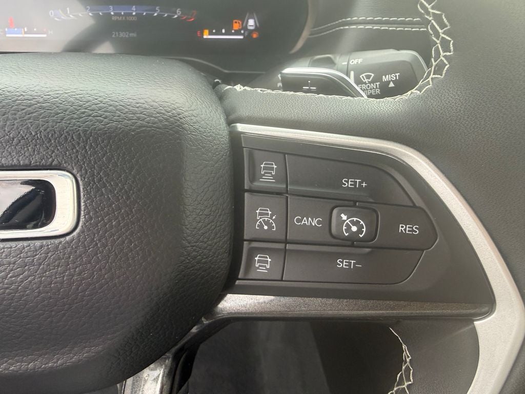 2023 Jeep Grand Cherokee L Laredo