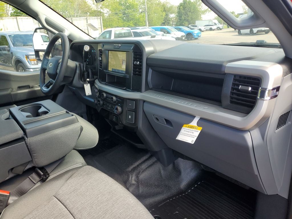 2026 Ford F-550SD DRW