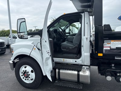 2027 Ford F-650SD Base