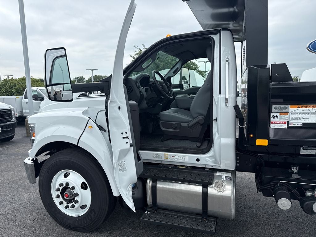 2027 Ford F-650SD Base