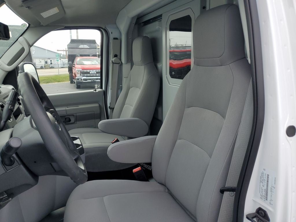 2027 Ford E-350SD Base Cutaway