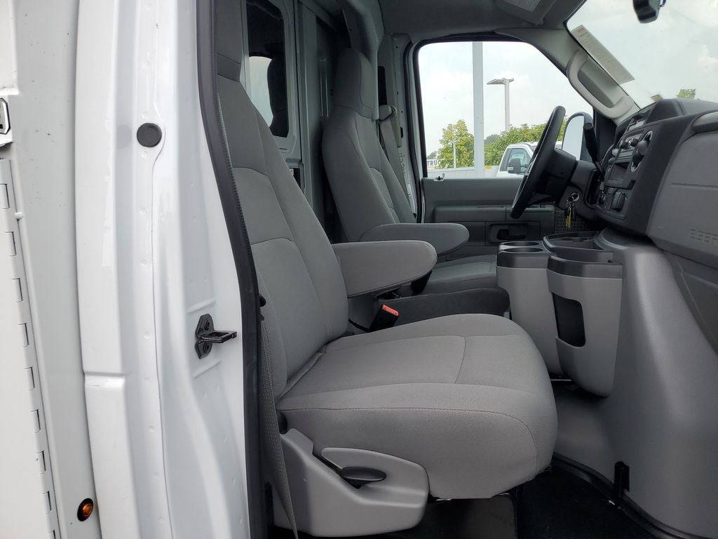 2027 Ford E-350SD Base Cutaway