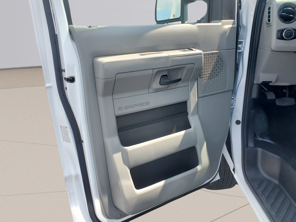 2026 Ford E-350SD Base Cutaway