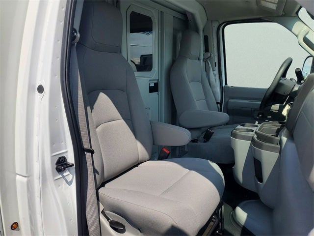 2026 Ford E-350SD Base Cutaway