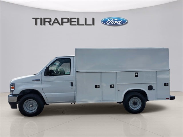 2026 Ford E-350SD Base Cutaway