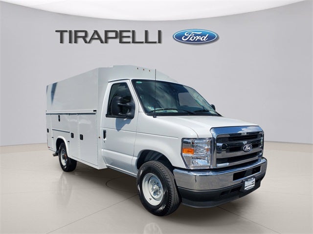 2026 Ford E-350SD Base Cutaway