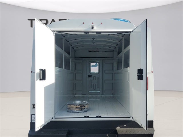 2026 Ford E-350SD Base Cutaway