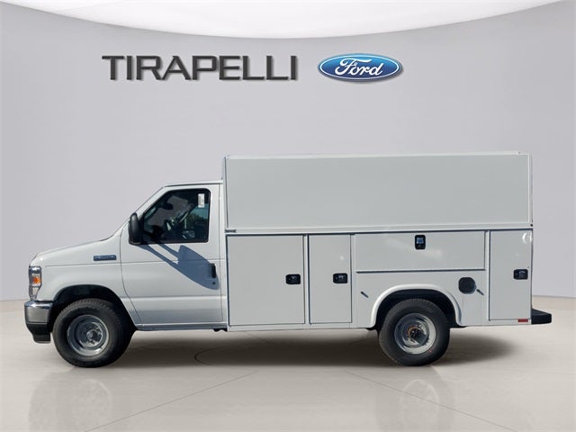 2026 Ford E-350SD Base Cutaway