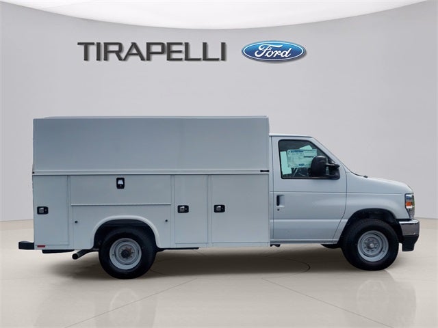 2026 Ford E-350SD Base Cutaway