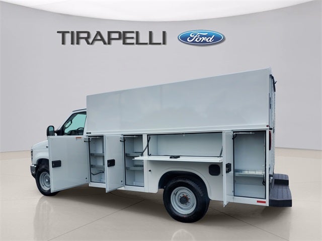 2026 Ford E-350SD Base Cutaway