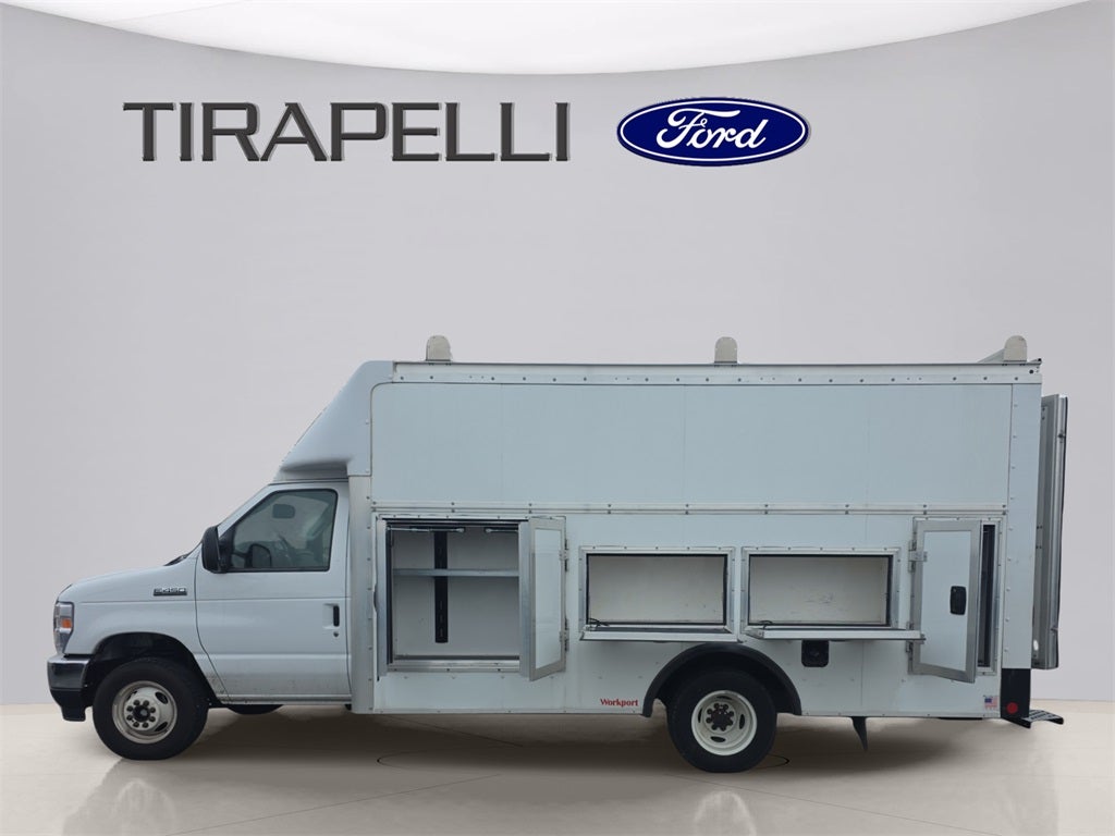 2025 Ford E-450SD Base