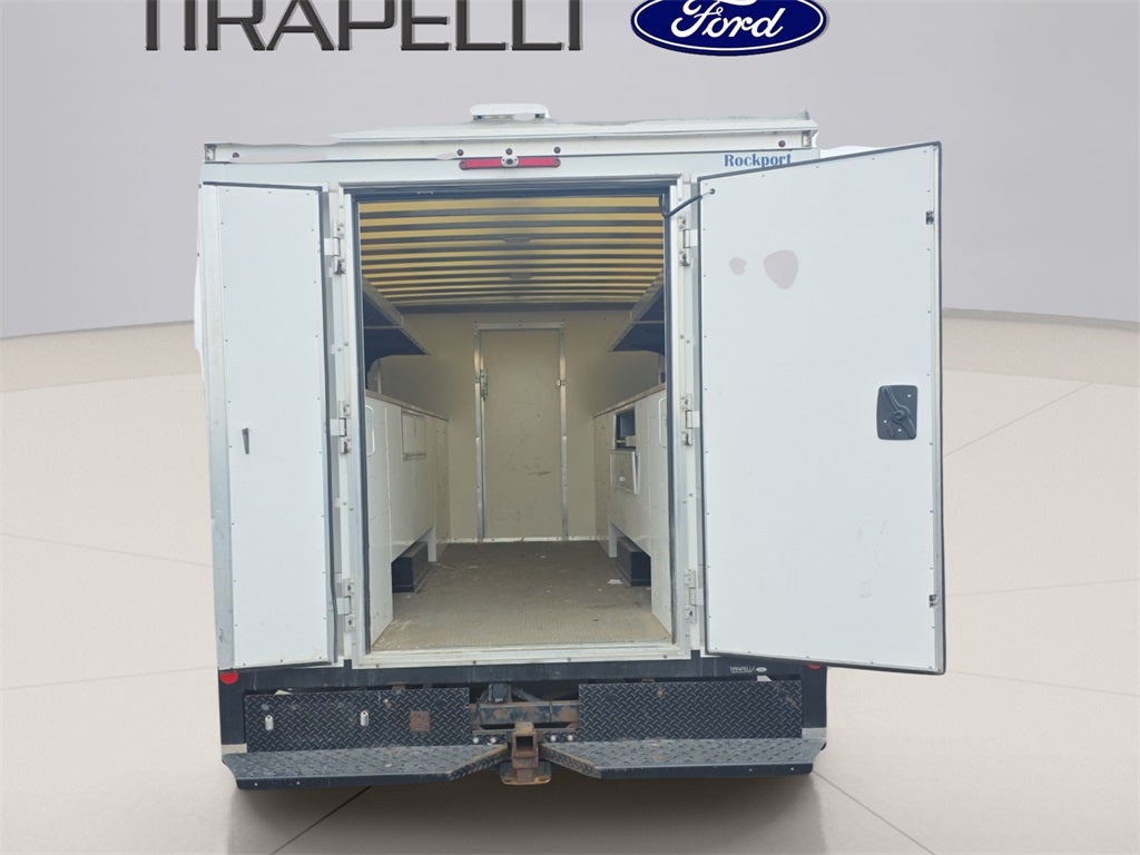 2025 Ford E-450SD Base