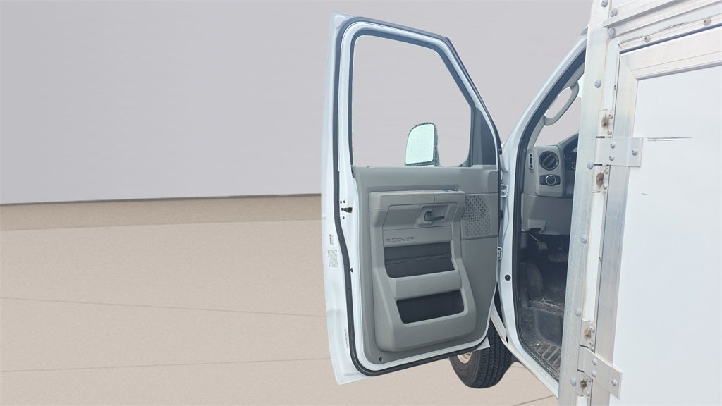 2025 Ford E-450SD Base