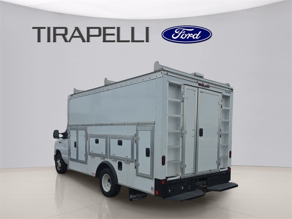 2025 Ford E-450SD Base