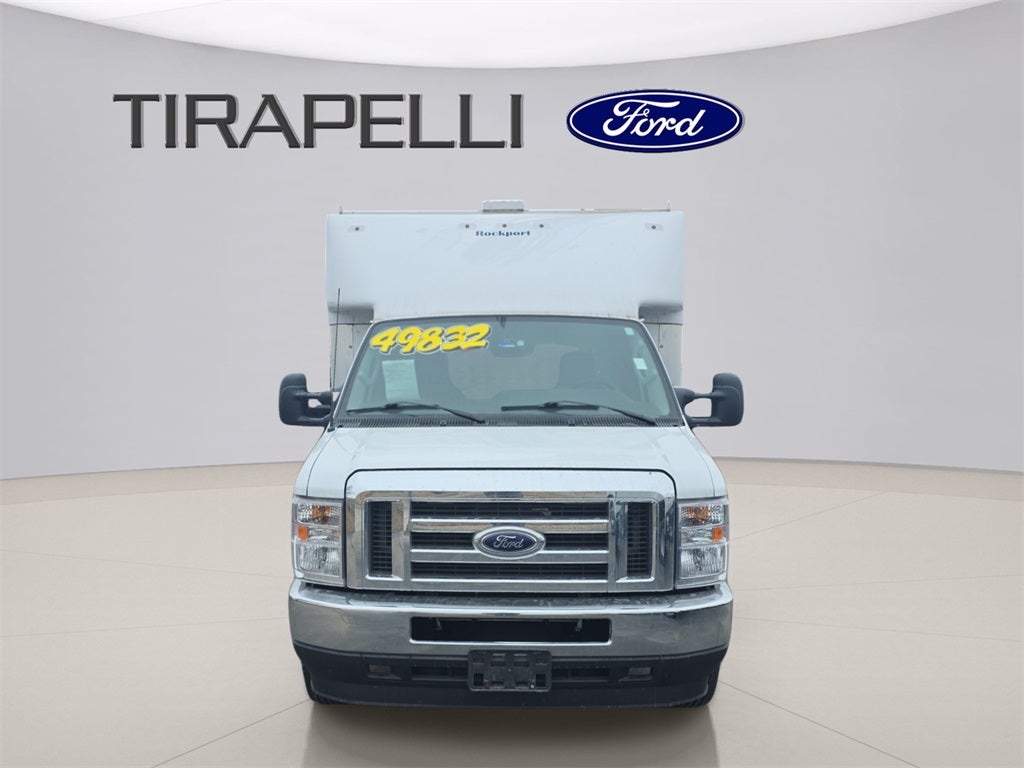 2025 Ford E-450SD Base