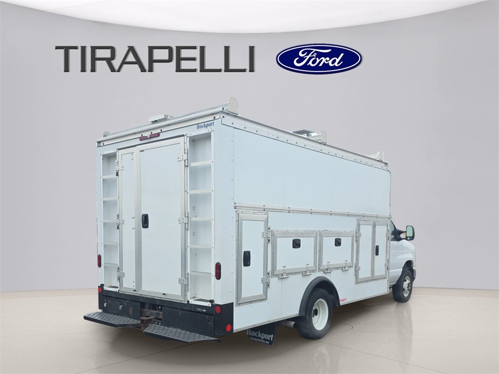 2025 Ford E-450SD Base