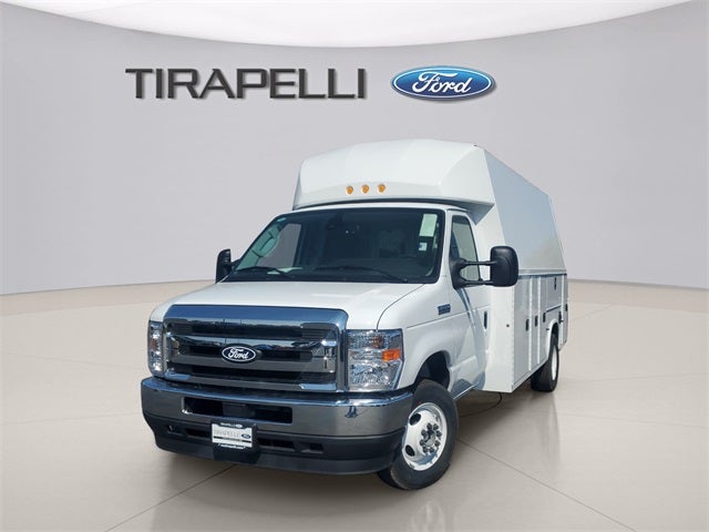 2026 Ford E-450SD Base