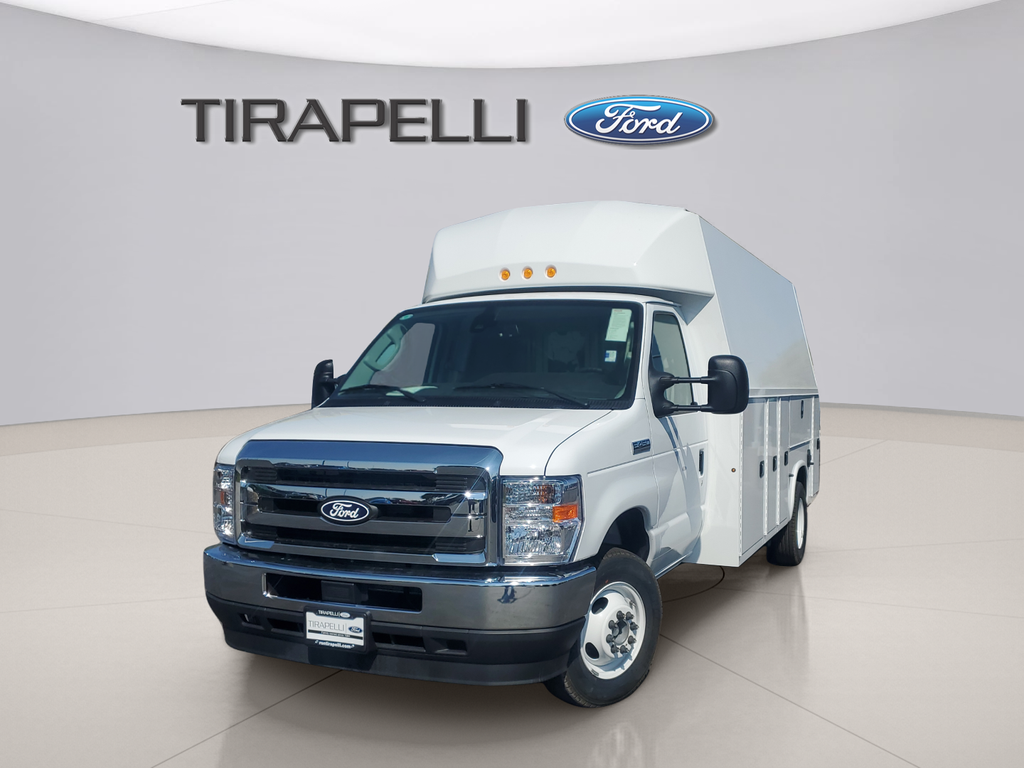 2026 Ford E-Series Cutaway Base