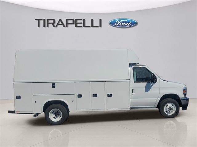 2026 Ford E-450SD Base
