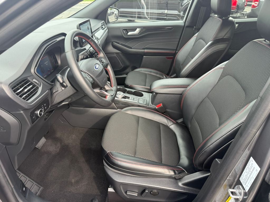 2025 Ford Escape ST-Line Select