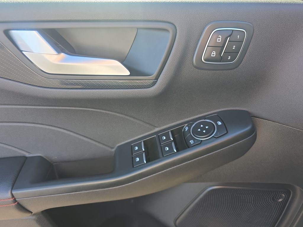 2023 Ford Escape ST-Line Elite