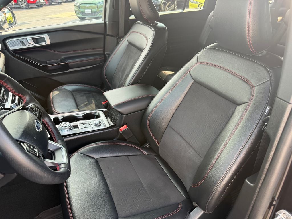 2024 Ford Explorer ST-Line