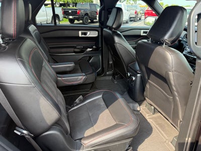 2024 Ford Explorer ST-Line