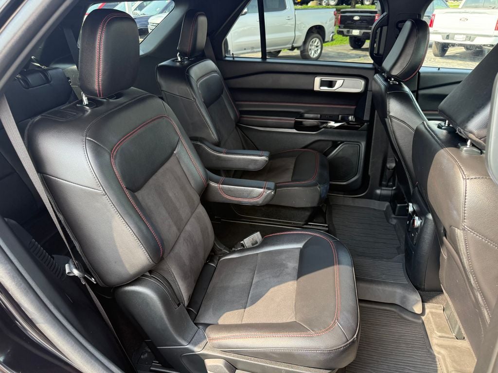 2024 Ford Explorer ST-Line
