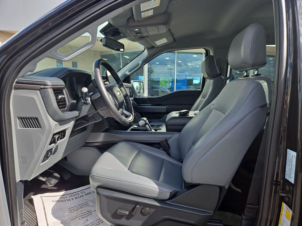 2025 Ford F-150 Lightning Flash