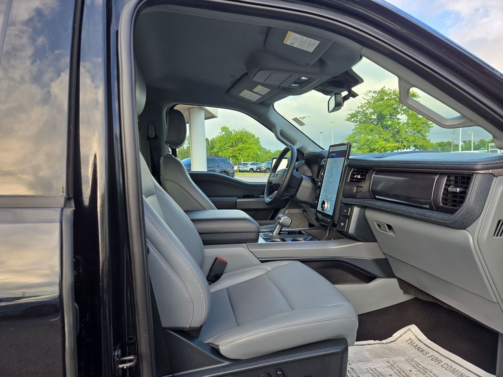 2025 Ford F-150 Lightning Flash