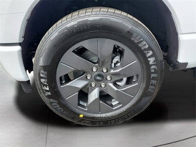 2025 Ford F-150 Lightning Flash