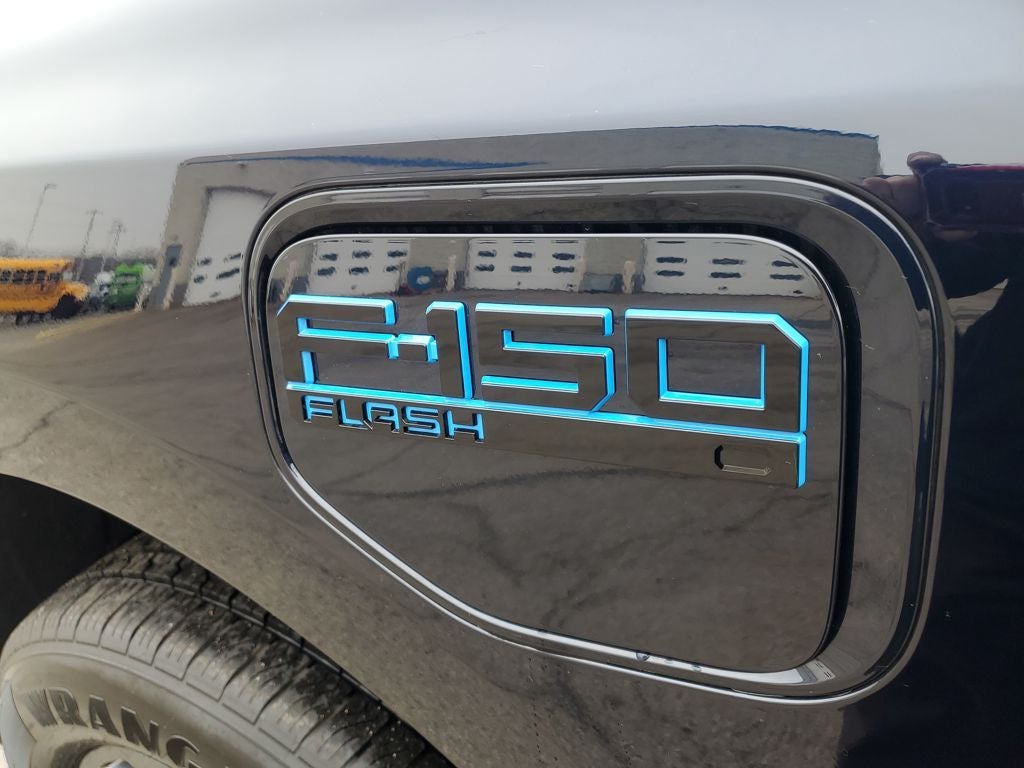 2025 Ford F-150 Lightning Flash