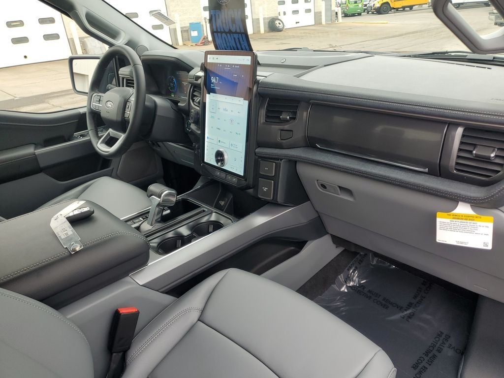 2025 Ford F-150 Lightning Flash