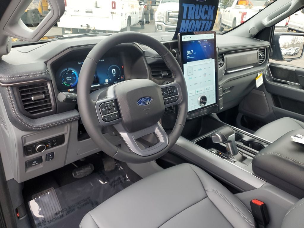 2025 Ford F-150 Lightning Flash