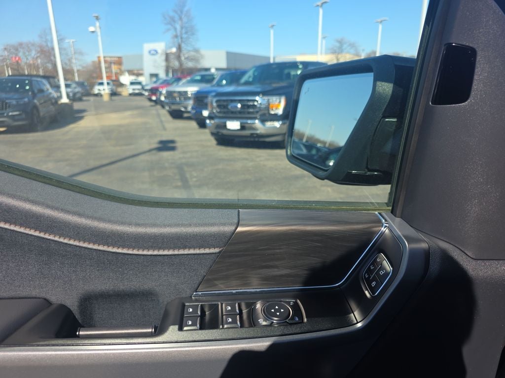 2025 Ford F-150 Lightning Lariat