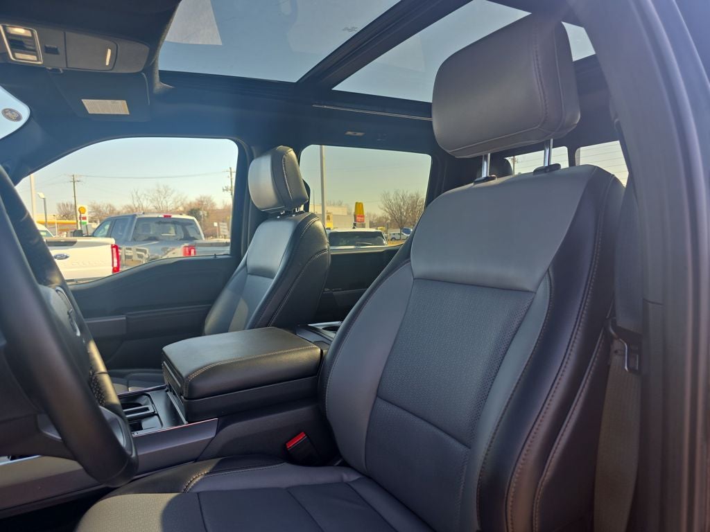 2025 Ford F-150 Lightning Lariat