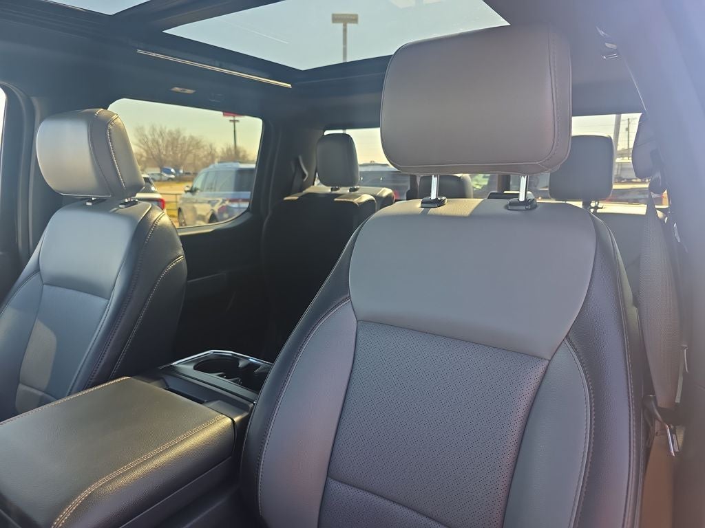 2025 Ford F-150 Lightning Lariat