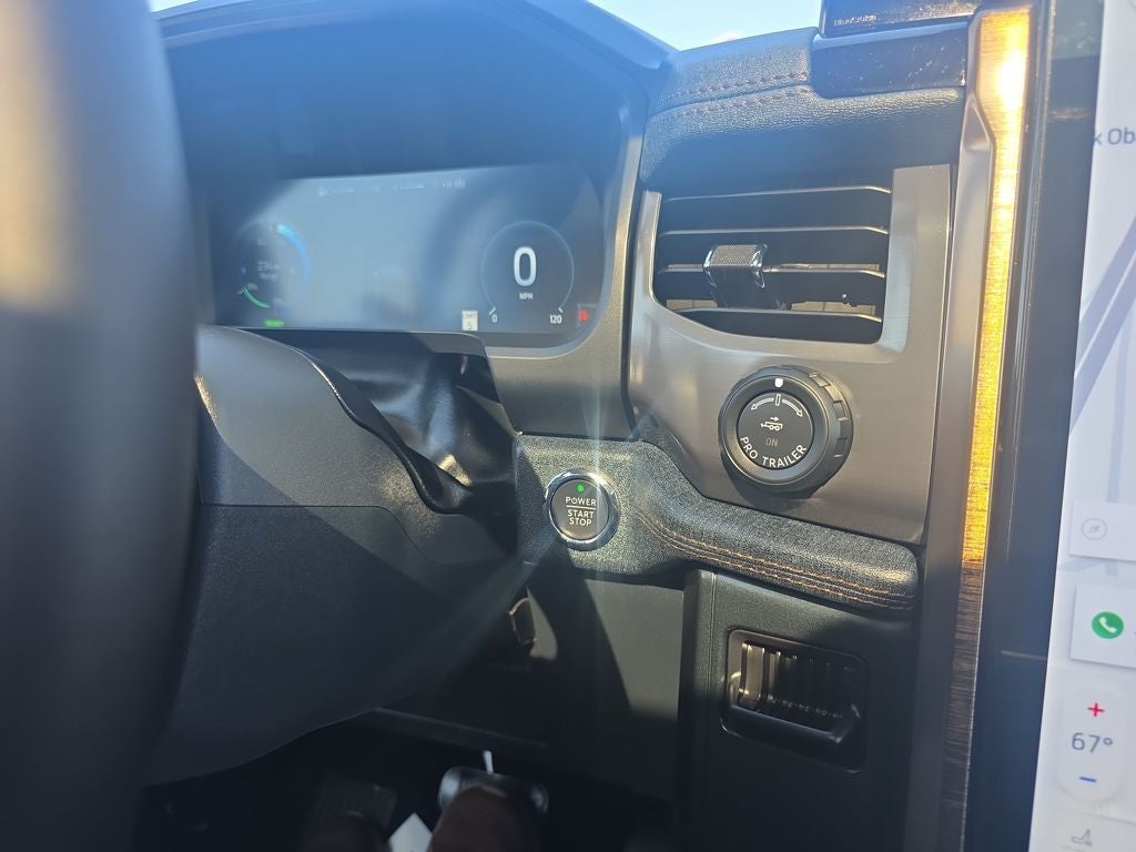 2025 Ford F-150 Lightning Lariat