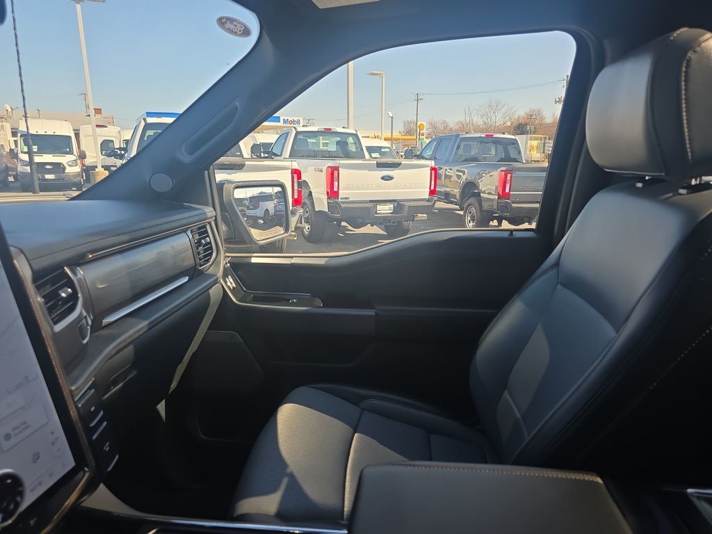 2025 Ford F-150 Lightning Lariat