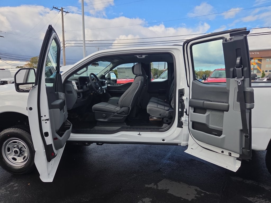 2027 Ford F-250SD Base