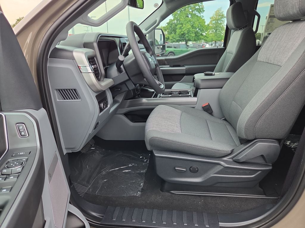 2027 Ford F-250SD XLT