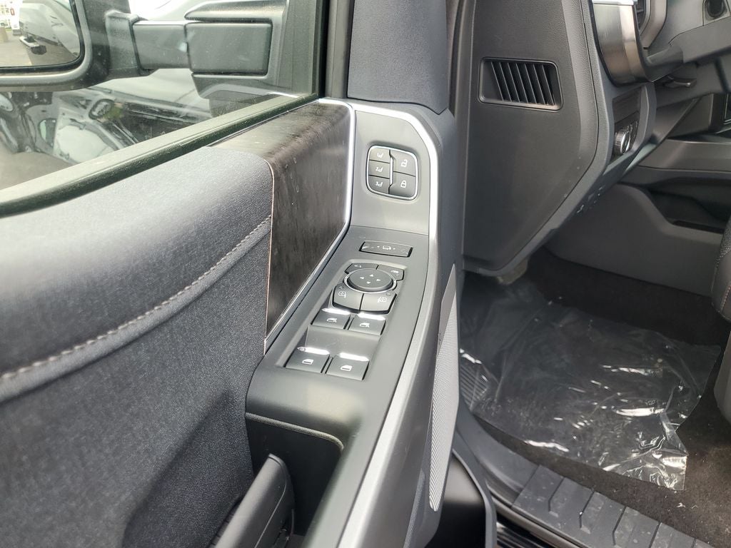 2026 Ford F-350SD Lariat DRW