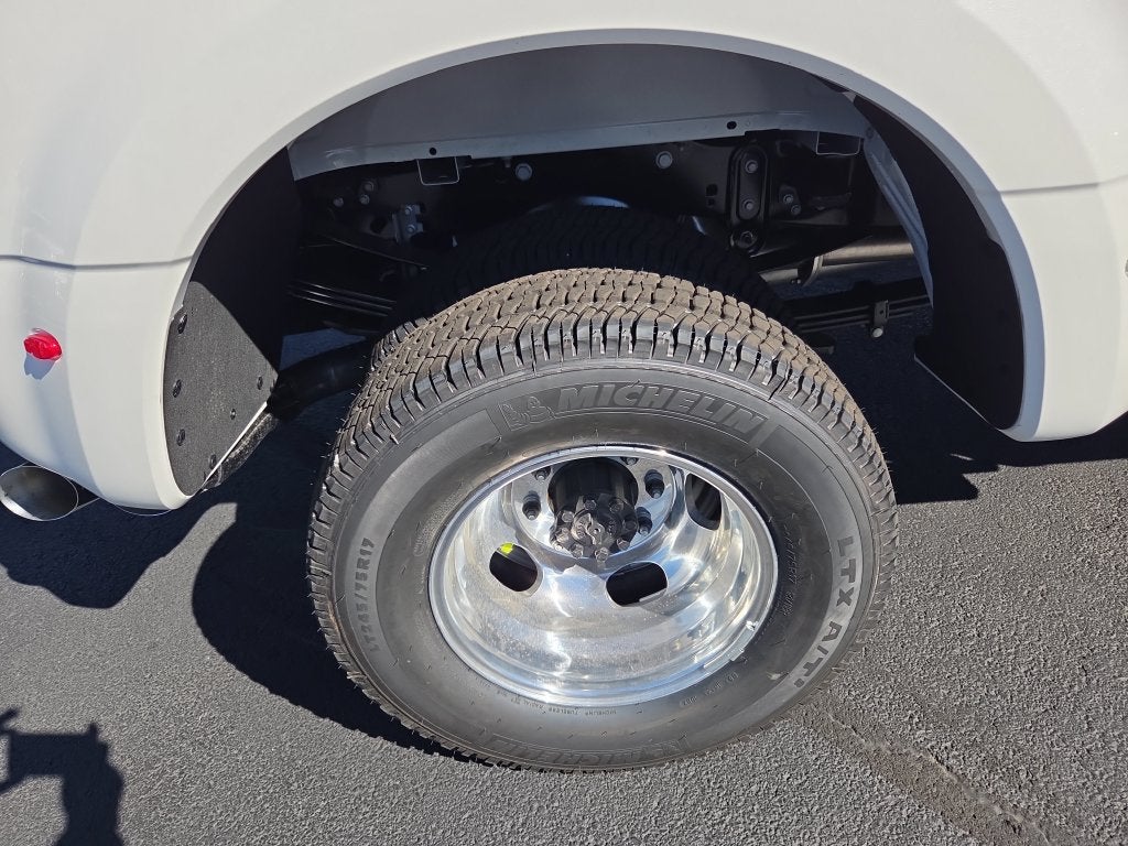 2027 Ford F-350SD Platinum DRW