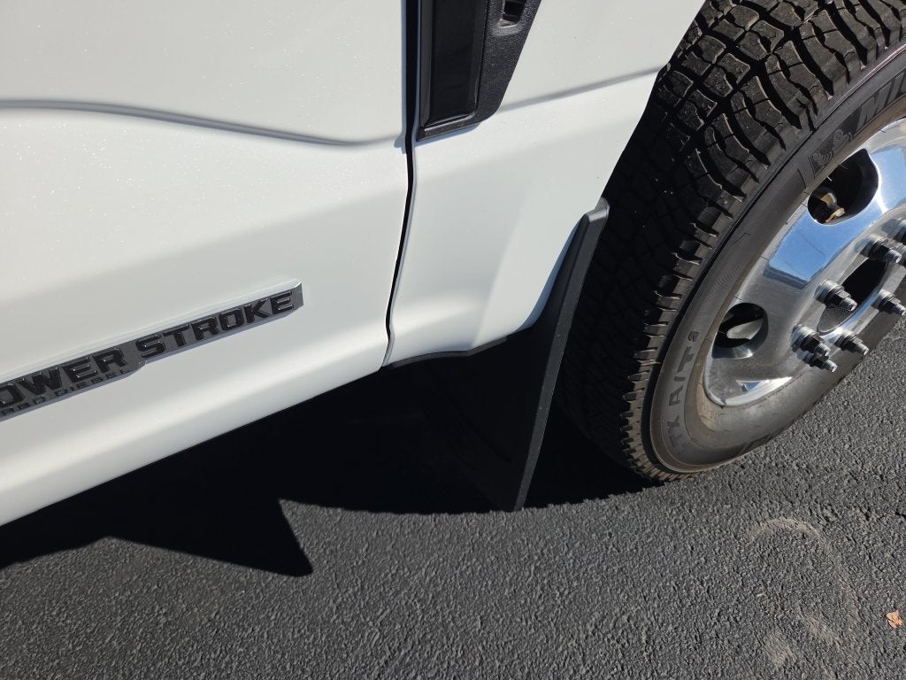 2027 Ford F-350SD Platinum DRW