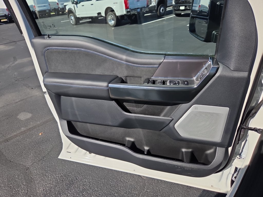 2027 Ford F-350SD Platinum DRW