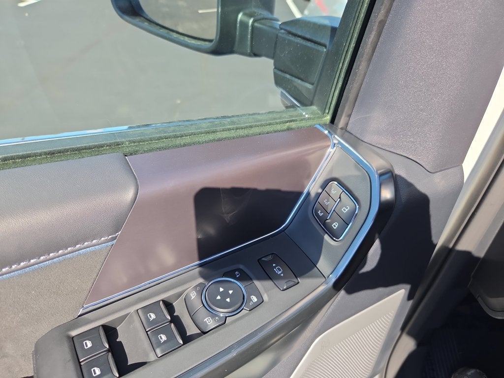 2027 Ford F-350SD Platinum DRW