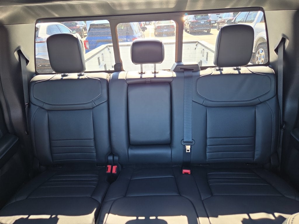 2027 Ford F-350SD Platinum DRW