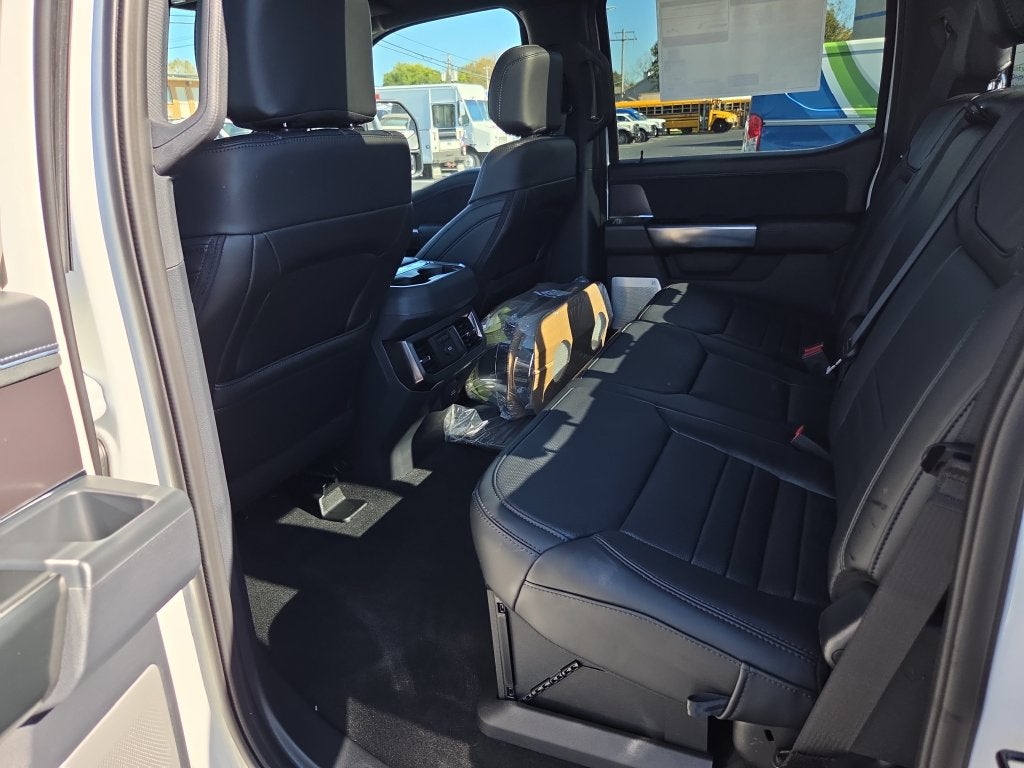 2027 Ford F-350SD Platinum DRW