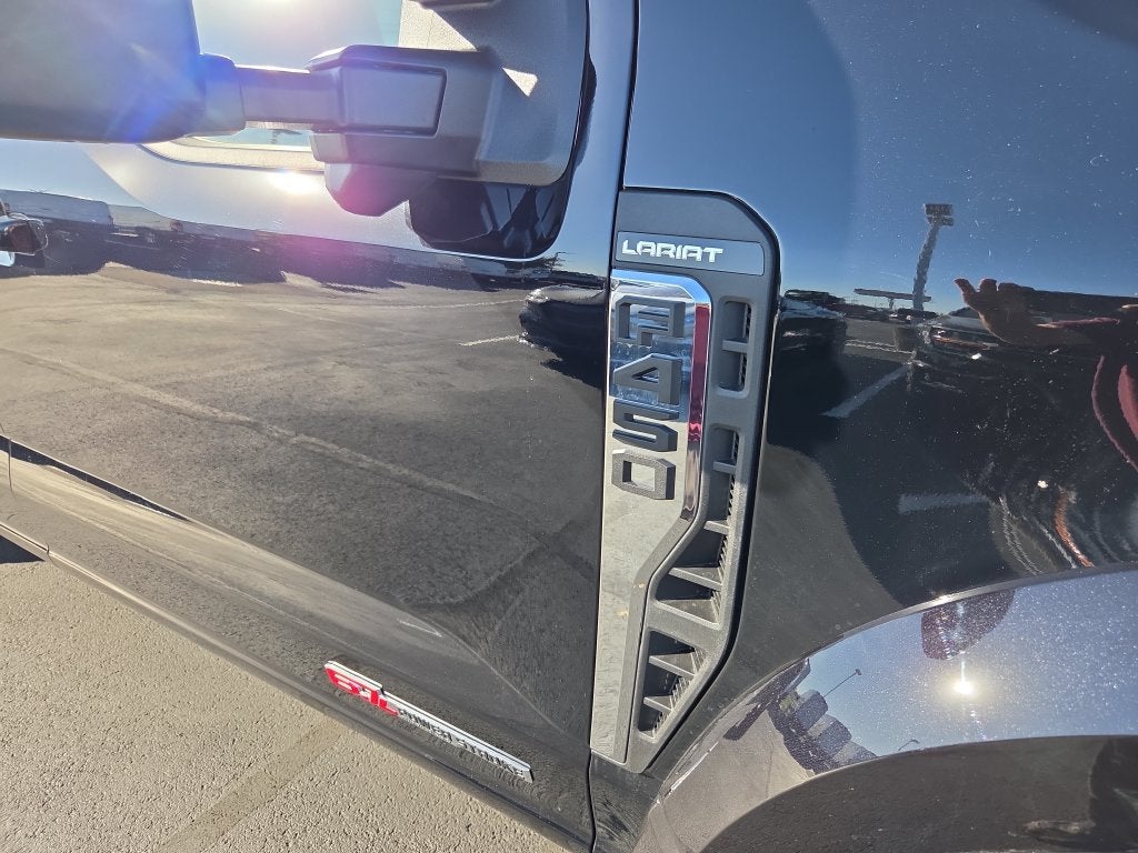 2027 Ford F-450SD Lariat DRW